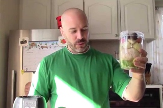 comment faire un jus de fruits pamplemousse et pomme avec un malaxeur Nutri Ninja