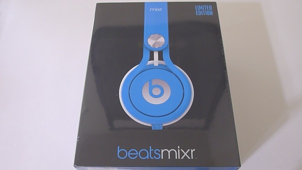 First Look: 2013 Beats MIXR Neon Blue