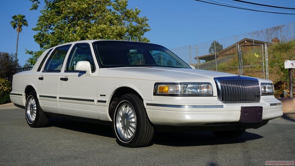 1997 Lincoln Town Car Cartier Exterior Video