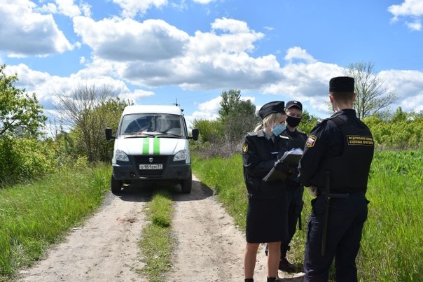 Арест автомобиля за долги приставами. Конфискация транспорта. После ареста. Арест автомобиля судебными приставами. Машина в аресте у приставов.