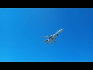 СУ-24 дал газу над пляжем ))) эффект был. ШУТНИК.
