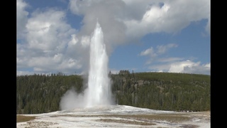 Old Faithful Geyser - Yellowstone National Park (HD)