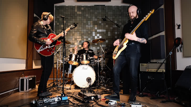 Deep Ruts Stick To The Roots ( Live Fuzz Dept.