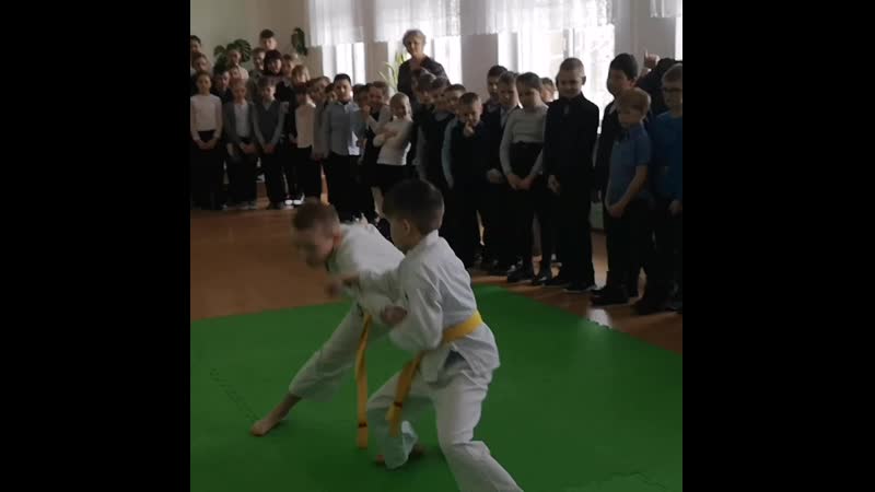 VID_35920724_203912_602.mp4