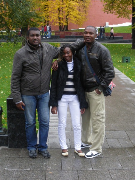 №2, Julie Moche №2, Julie Moche