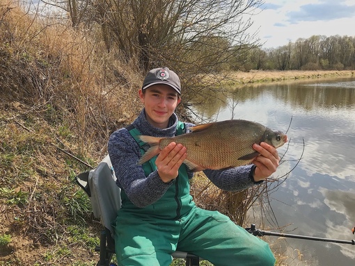 ловля на месяц. 5-4г. ловля на месяц. календарь рыбной ловли. ловля красноперки на спиннинг.