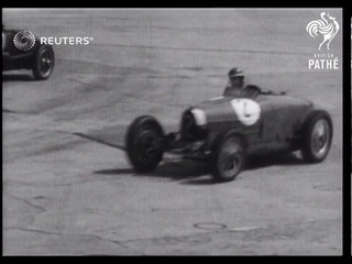 Motorcar races at Brooklands (1935)