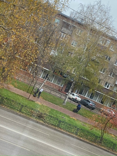 Работали пчелки с самого утра 👍Спасибо им за то,что делают наш Салават красивее и чище❤️