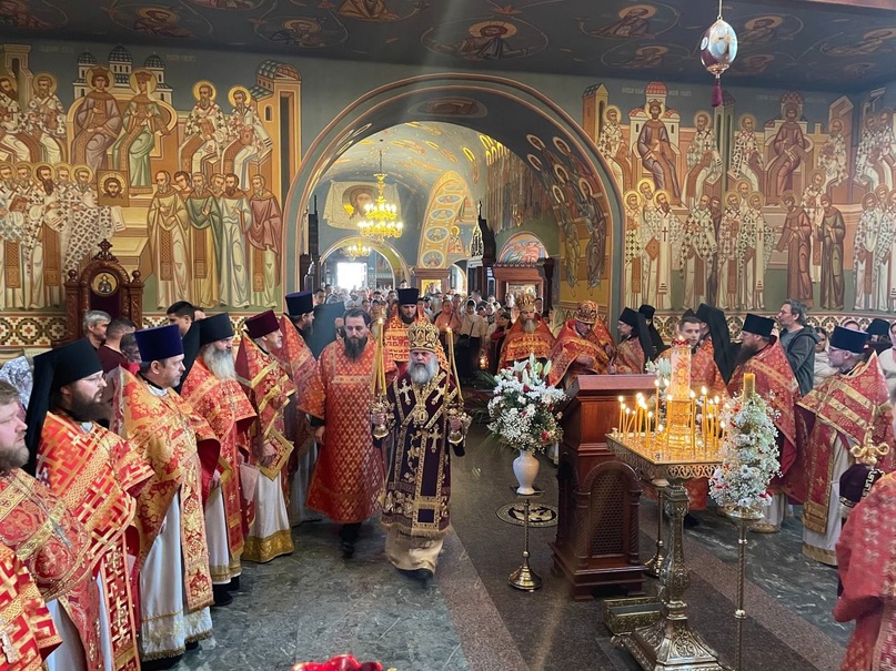 20.04.25 г. Встреча Благодатного огня и Пасхальная вечерня в Успенском кафедральном соборе, изображение №38