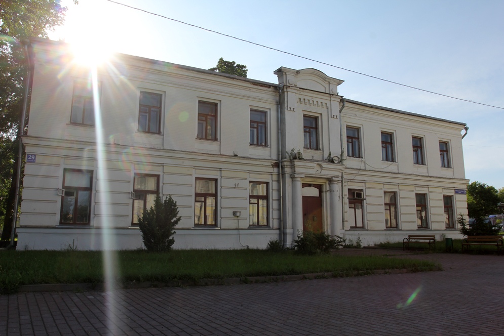 Тёплый июньский денёк в Рогожском посёлке Тёплый июньский денёк в Рогожском посёлке