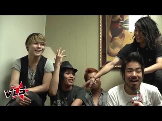 VLS: Crossfaith on The Vans Warped Tour 2013