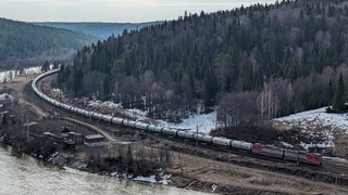ГРУЗОВЫЕ ПОЕЗДА С ВЫСОТЫ ПТИЧЬЕГО ПОЛЁТА. БЕСПОДОБНЫЕ ПРОСТОРЫ ТРАНССИБИРСКОЙ МАГИСТРАЛИ. 2ЭС10/ВЛ11