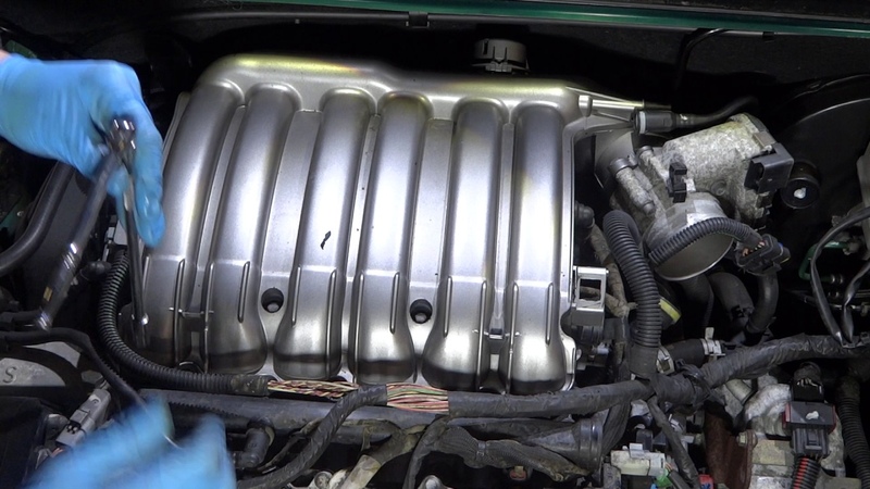 Peugeot, Citroen 3. 0 ES9 J4 S V6 Rocker Cover and Spark Plug
